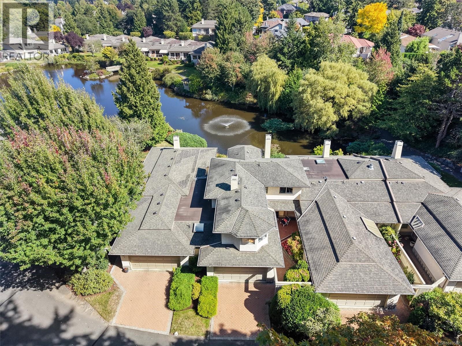 #3 4701 Lochside Dr - 6
