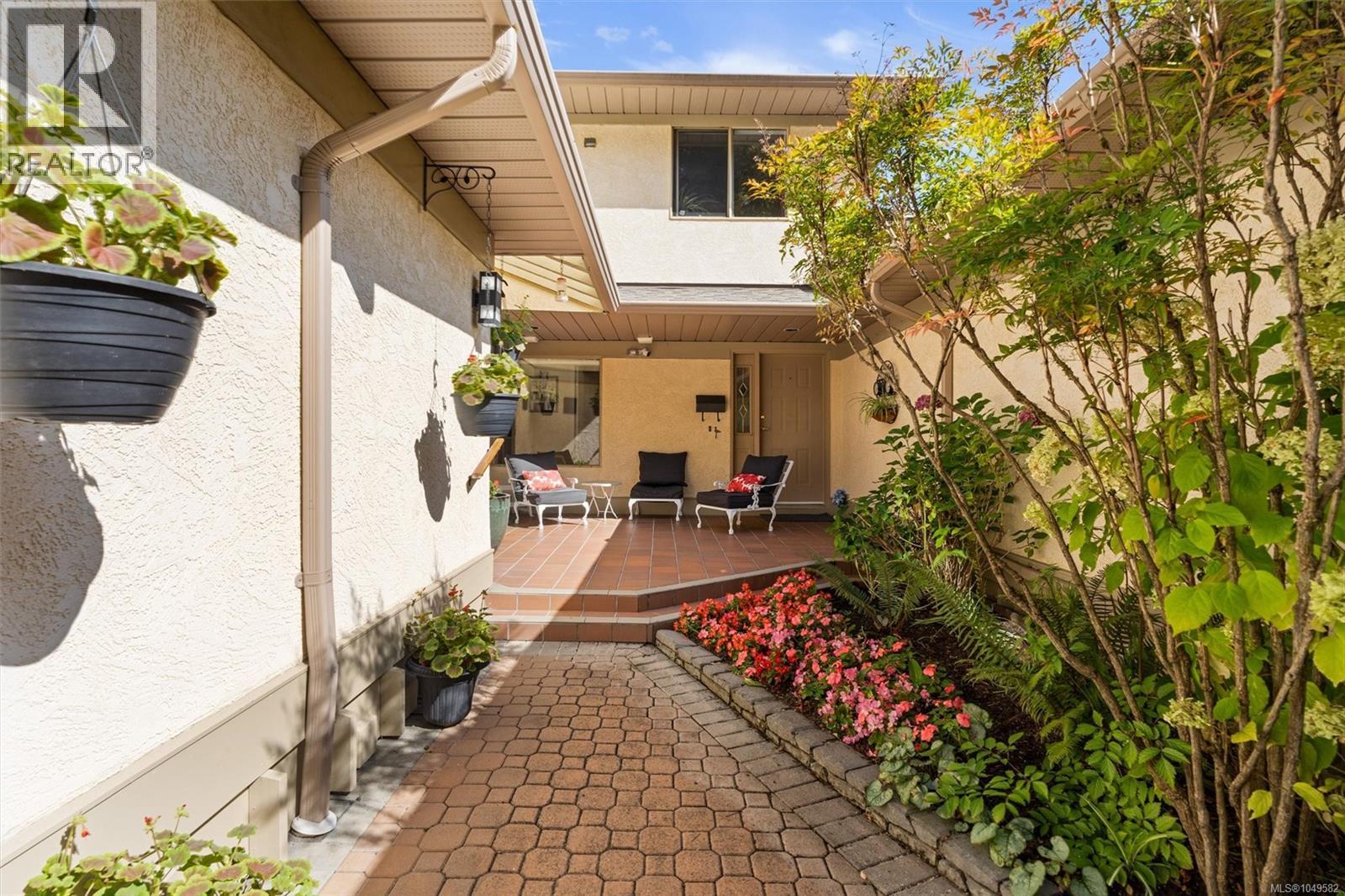 #3 4701 Lochside Dr - 8