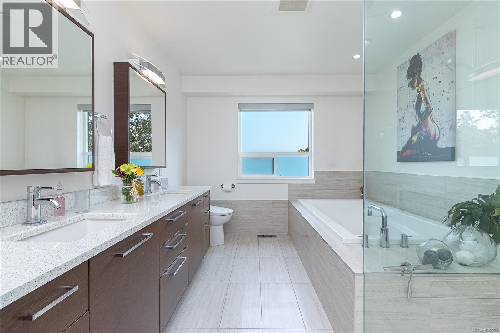  1518 Shorncliffe Road, Saanich
