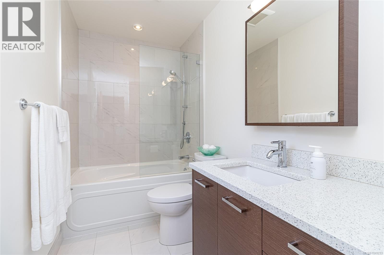  1518 Shorncliffe Road, Saanich