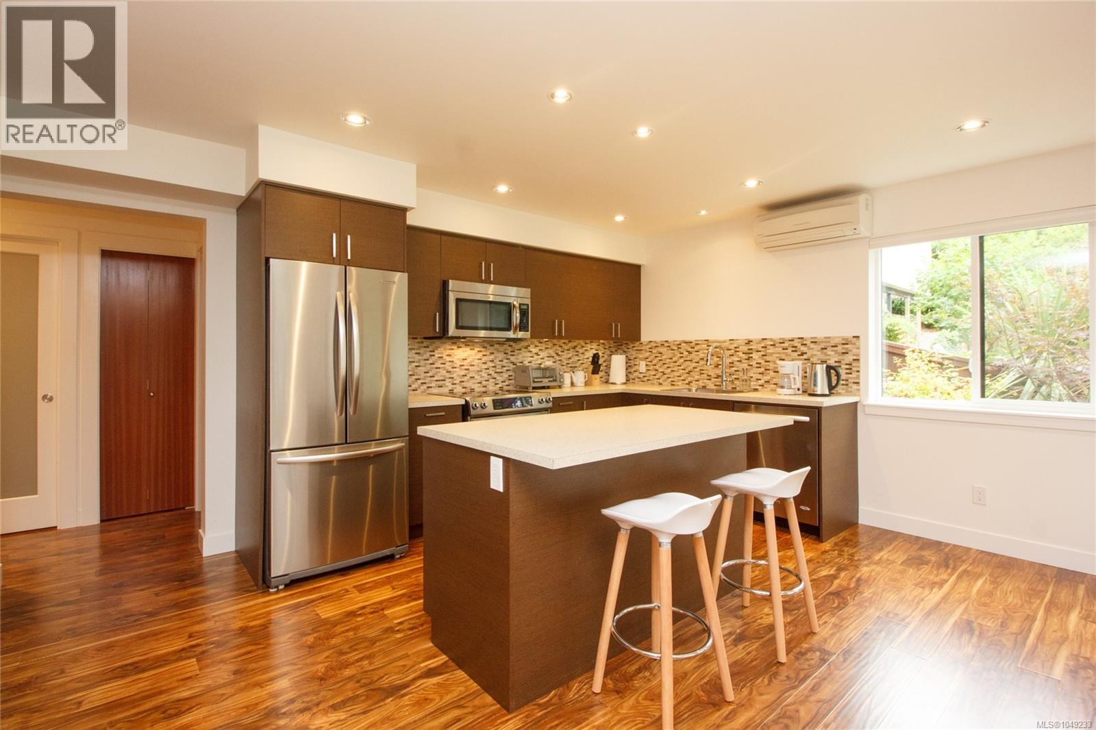  1518 Shorncliffe Road, Saanich