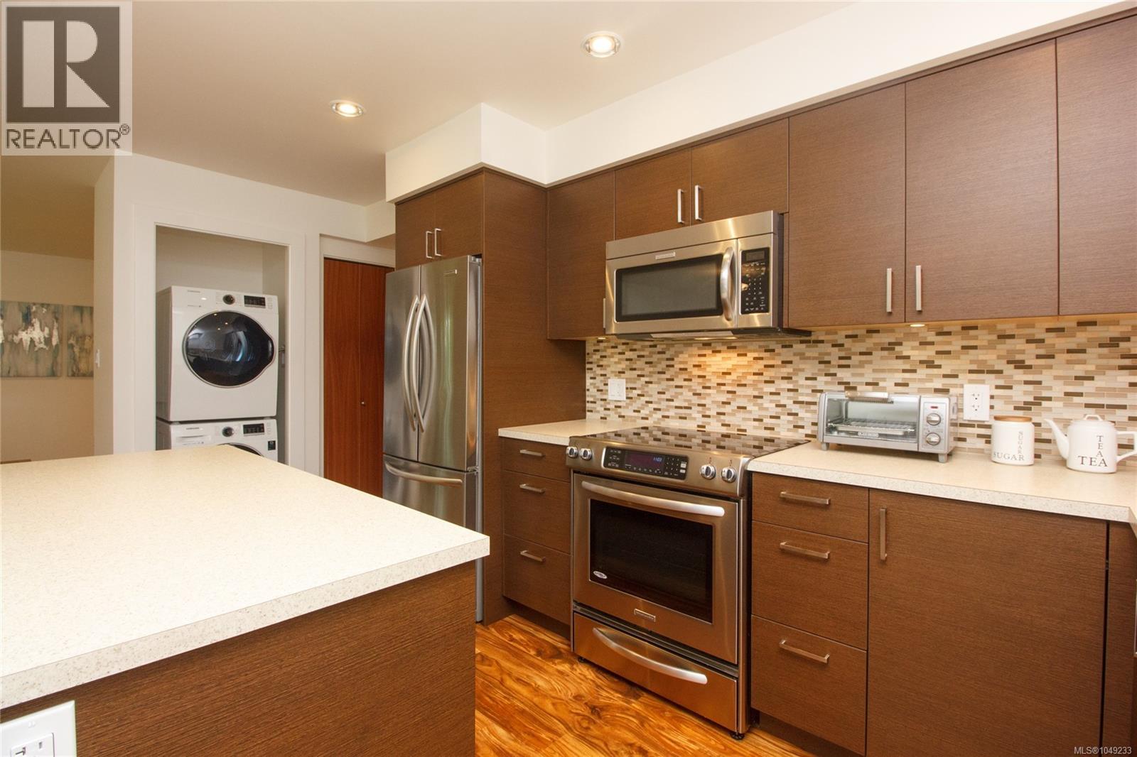  1518 Shorncliffe Road, Saanich