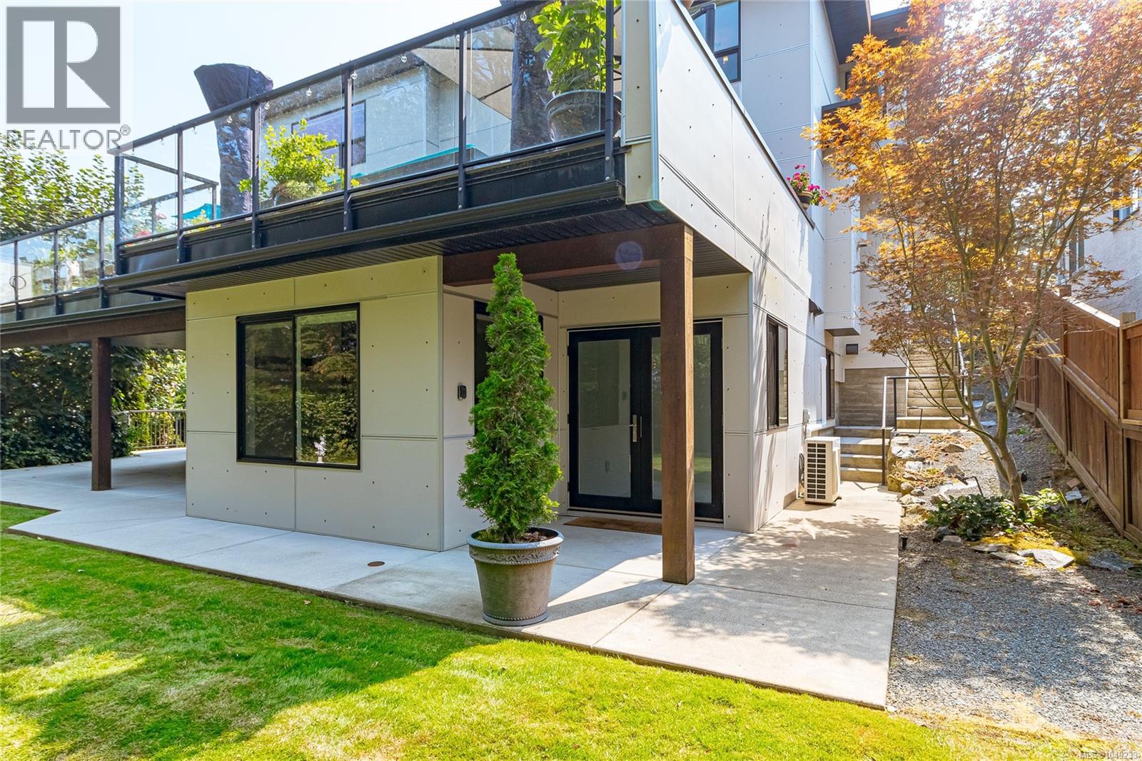  1518 Shorncliffe Road, Saanich
