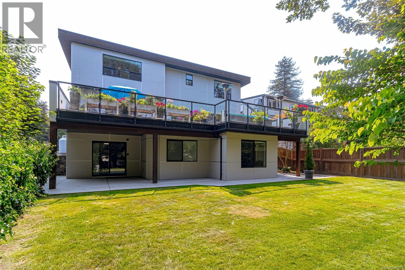  1518 Shorncliffe Road, Saanich