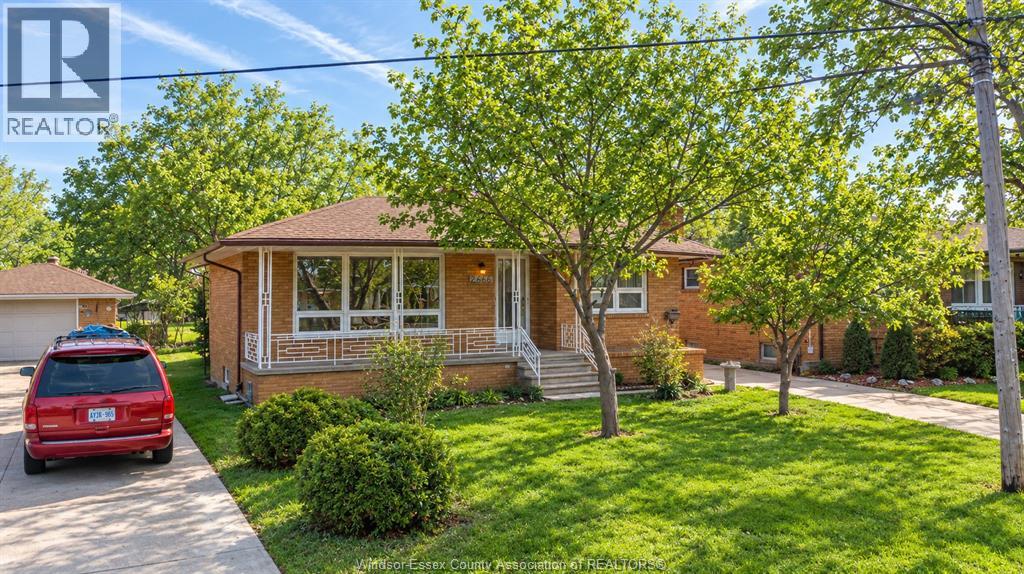 2666 JOS ST. LOUIS, Windsor — photo 3