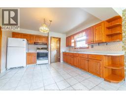 Dining room - 2666 Jos St. Louis, Windsor, ON N8T2M6 Photo 8