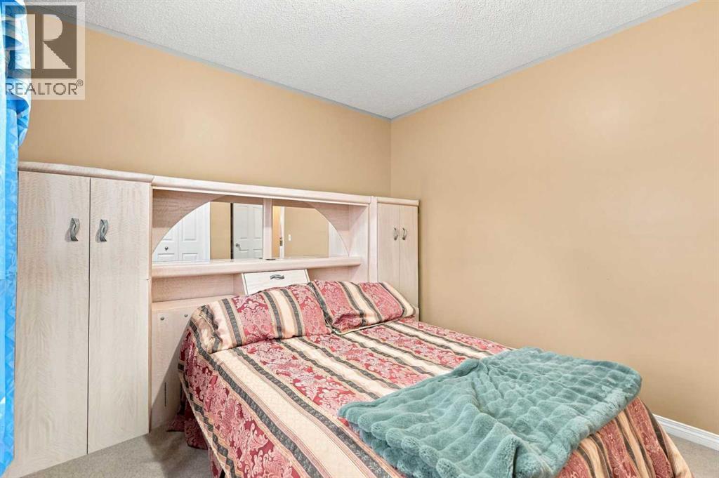 345 Saddlecrest Way NE - Image 28