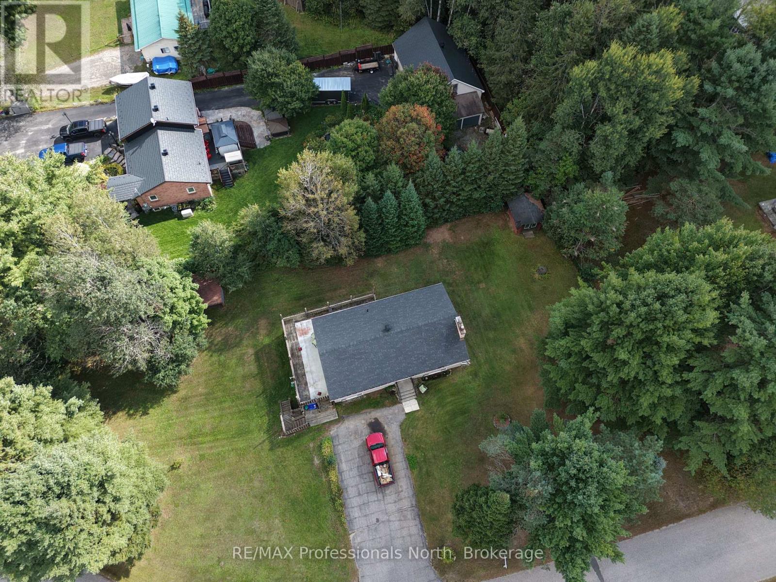 37 SPRUCE DRIVE S - 35