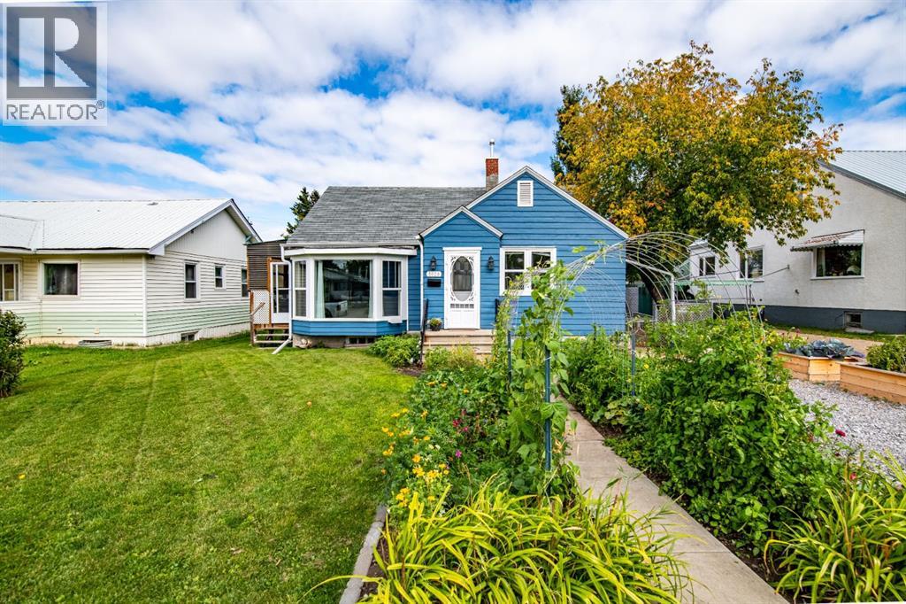 Listing photo – 5028 44 Street, Innisfail