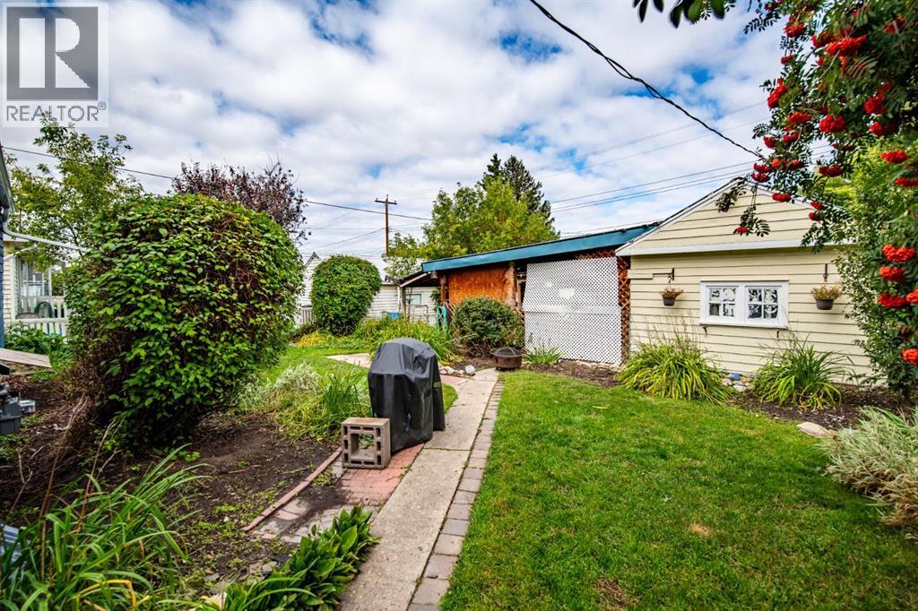 Listing photo – 5028 44 Street, Innisfail