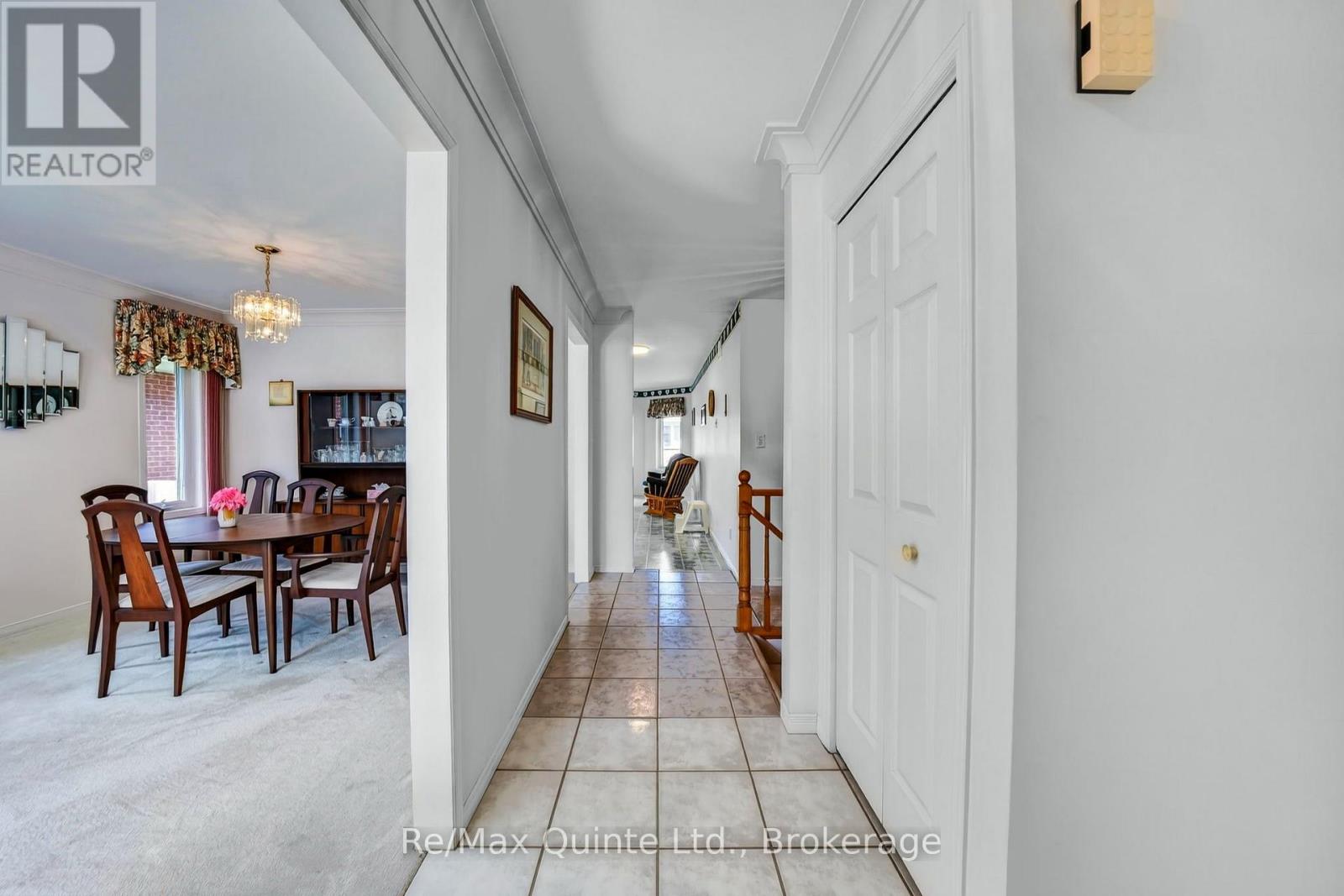 26 OAK RIDGE BOULEVARD, Belleville (Belleville Ward) — photo 4