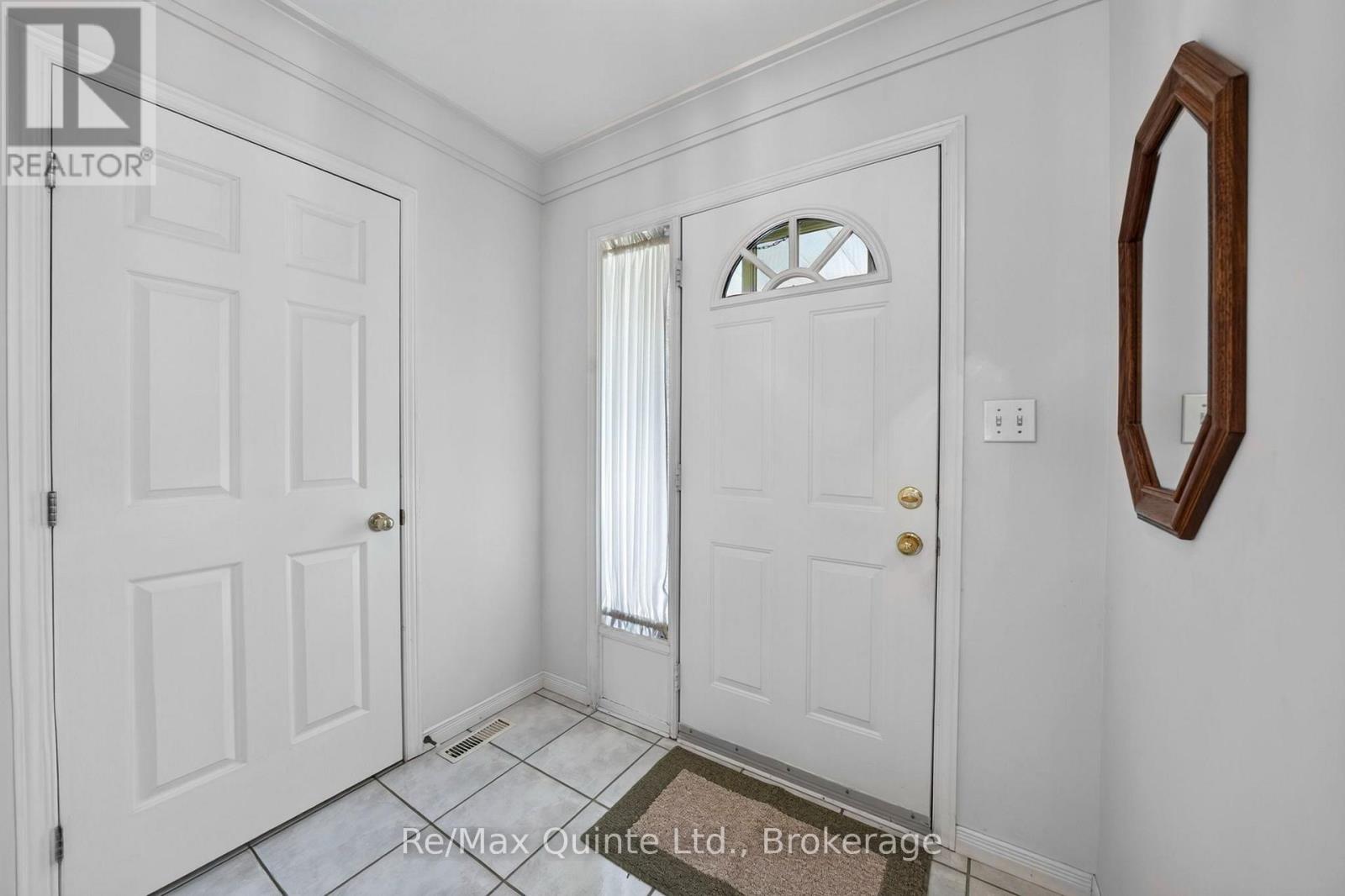 26 OAK RIDGE BOULEVARD, Belleville (Belleville Ward) — photo 5