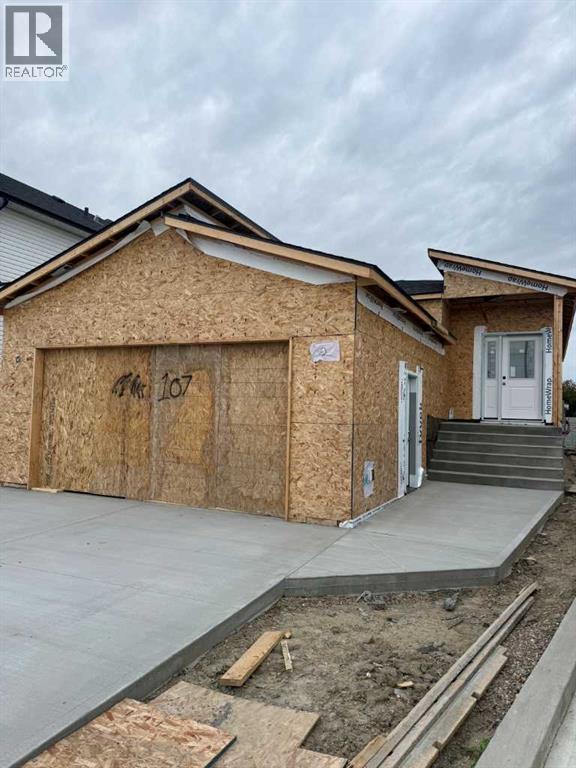 107 Sierra Road SW, Medicine Hat — photo 2