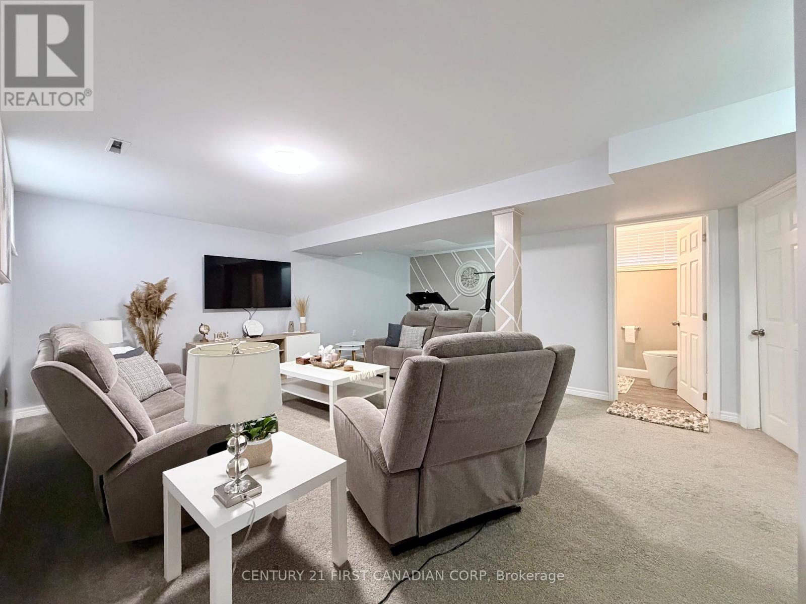 9 BARRETT CRESCENT - 19