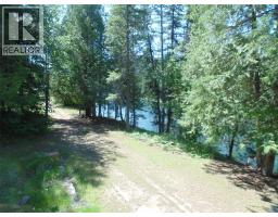 Primary Bedroom - 1415 Bridge Road, Crescent Valley, BC V0G1H0 Photo 14