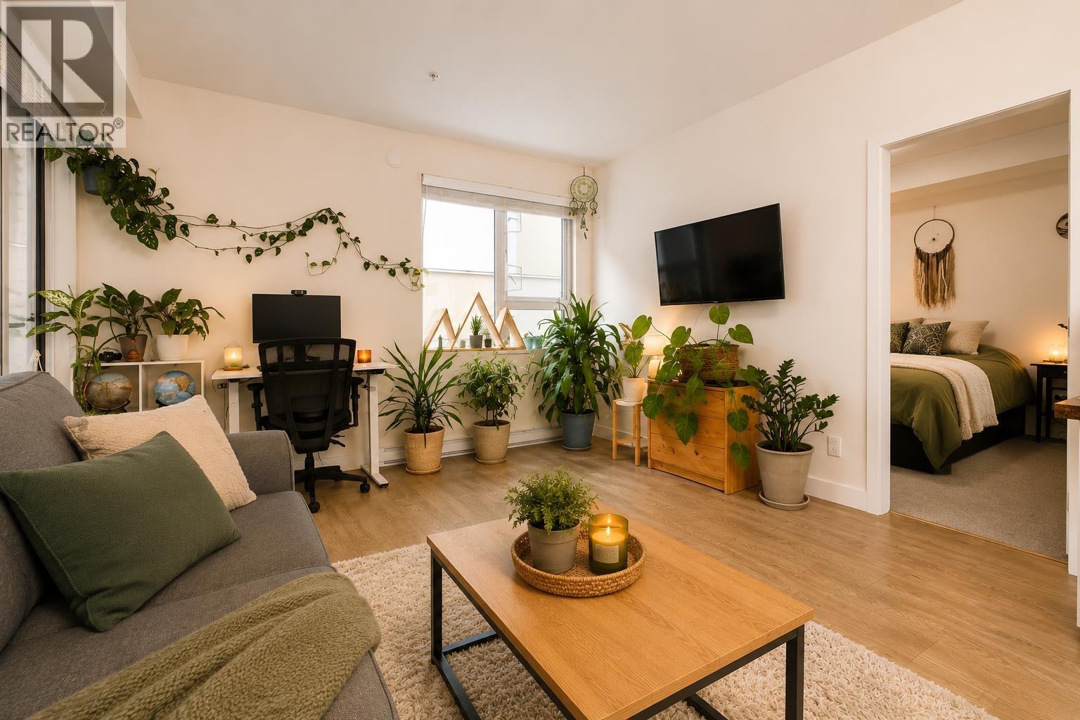 302 37881 CLEVELAND AVENUE, Squamish