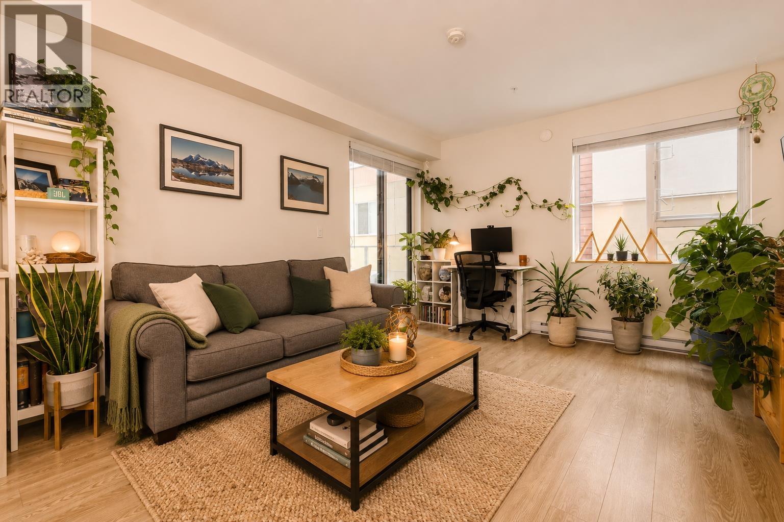 302 37881 CLEVELAND AVENUE, Squamish