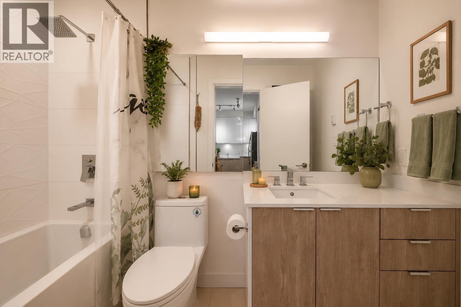302 37881 CLEVELAND AVENUE, Squamish