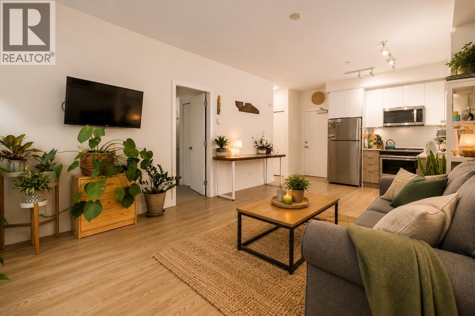 302 37881 CLEVELAND AVENUE, Squamish