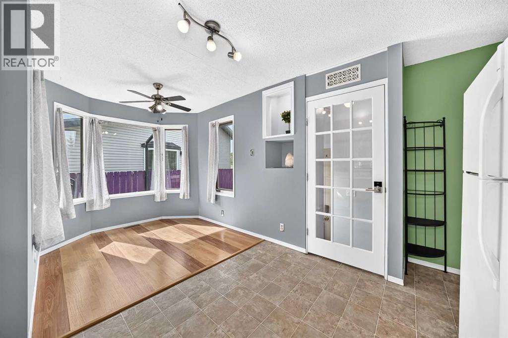35 Cowan Close, Red Deer — photo 7