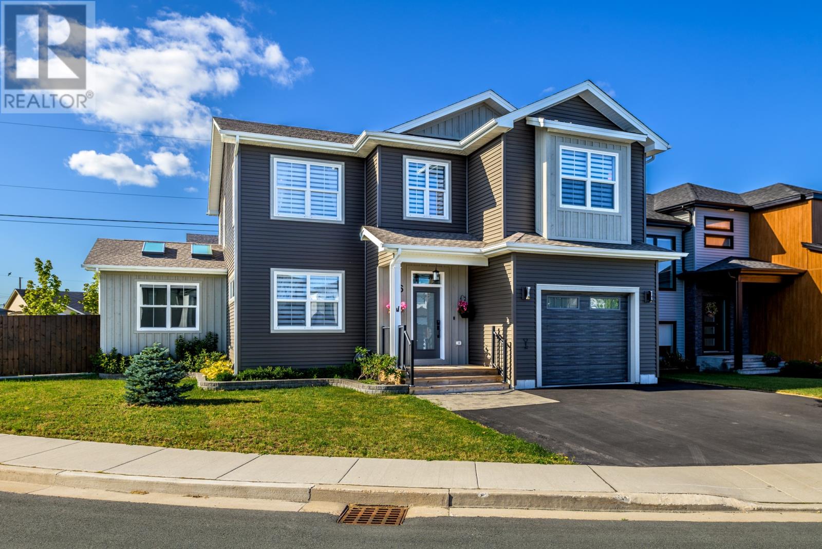 16 Ballylee Crescent, St. John's — photo 4