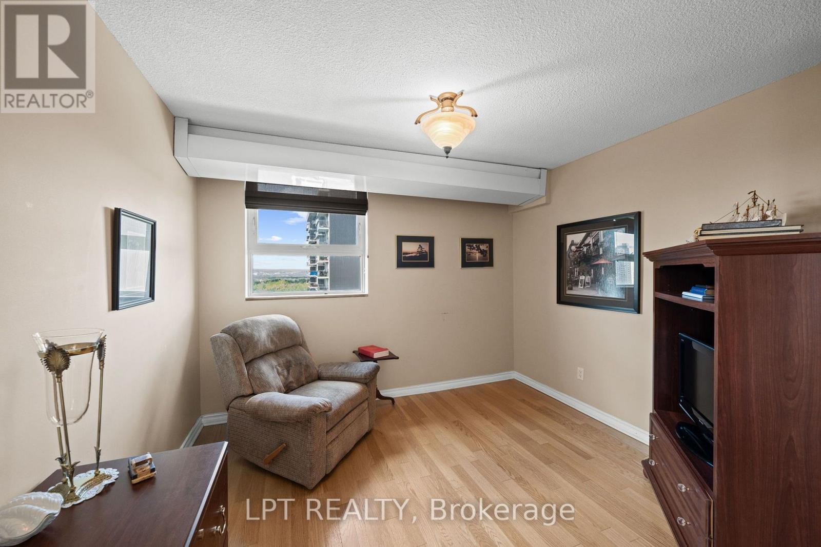 #PH5 555 BRITTANY DRIVE - Image 16