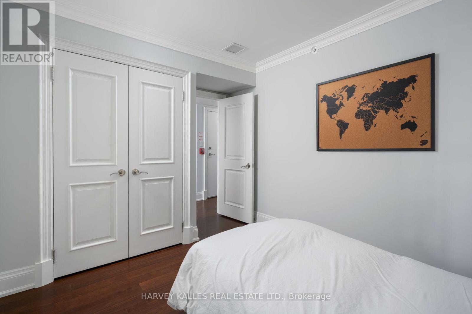 #2D 319 LONSDALE ROAD N - Image 29