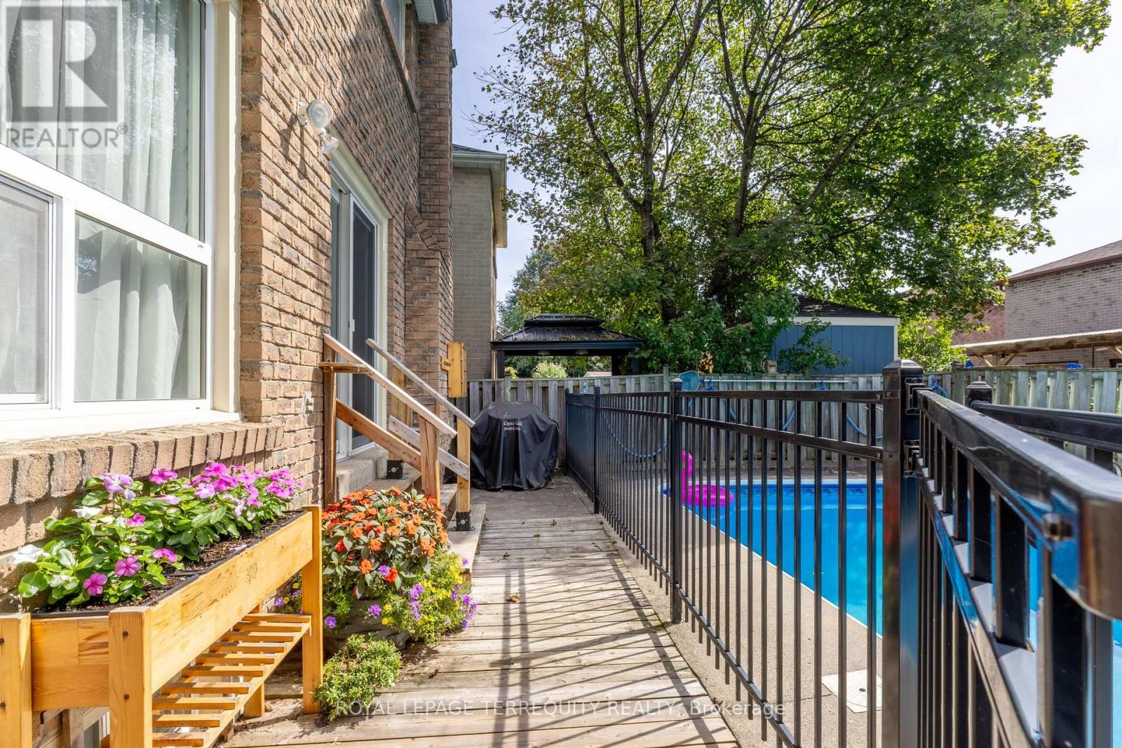 182 CHATFIELD DRIVE - 32