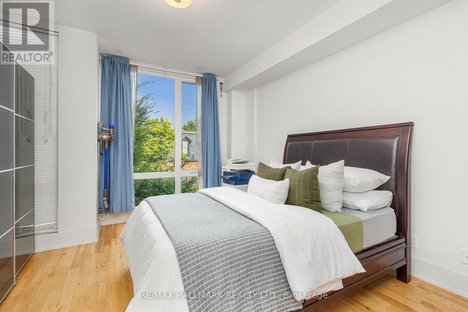 68 BOULTON AVENUE - 19