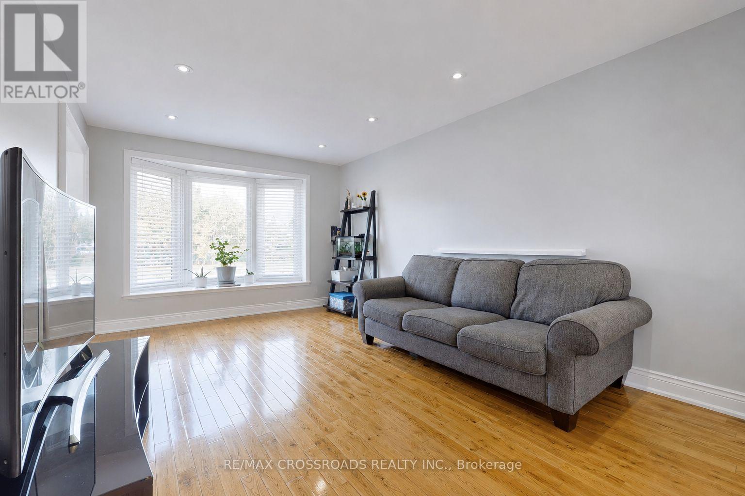 49 KING LOUIS CRESCENT - Image 5