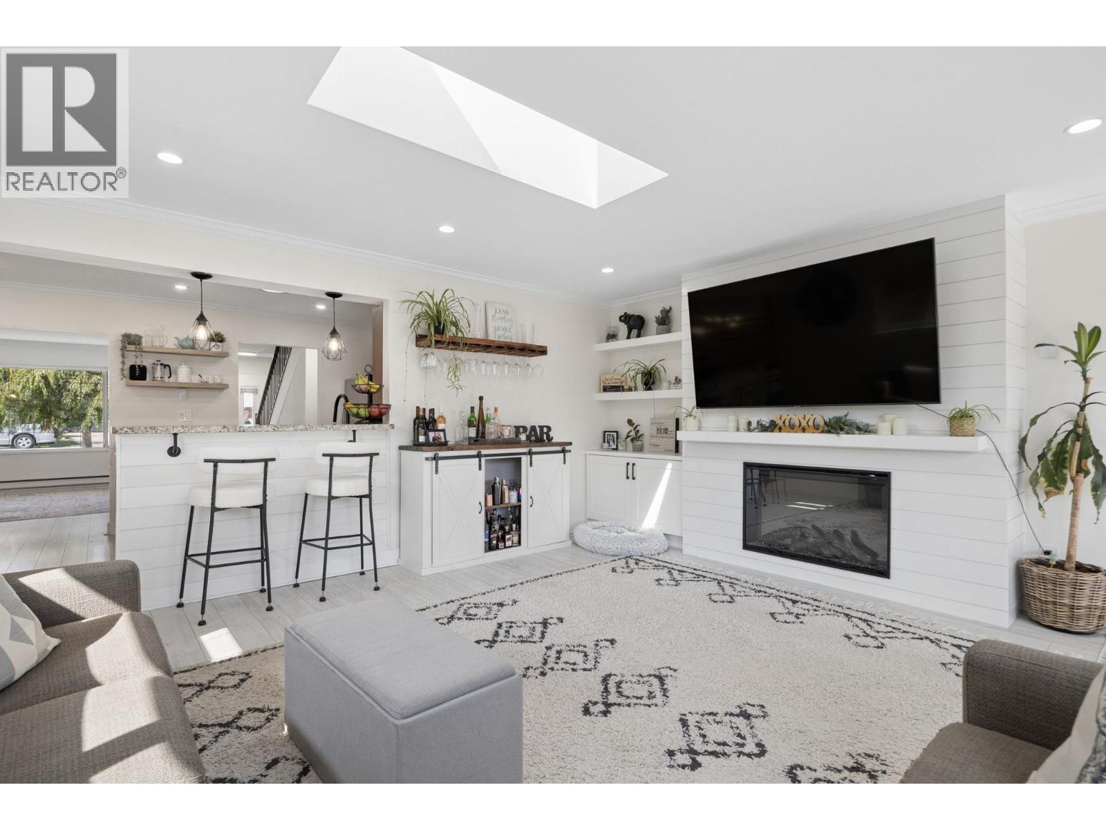 5245 MAPLE CRESCENT, Delta