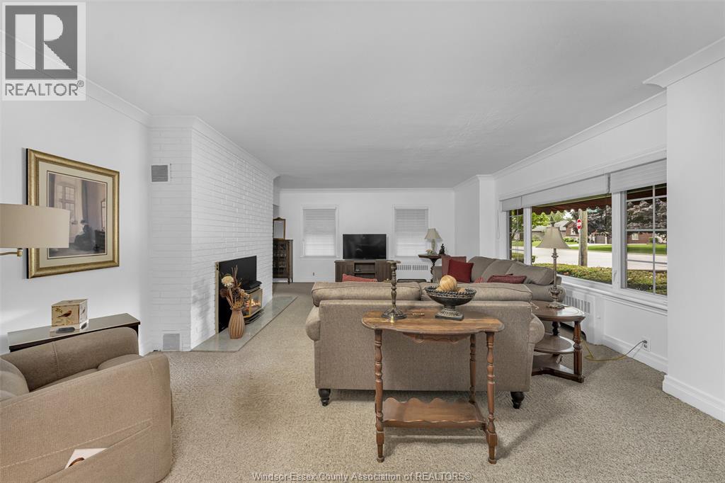 2494 BUCKINGHAM - 11