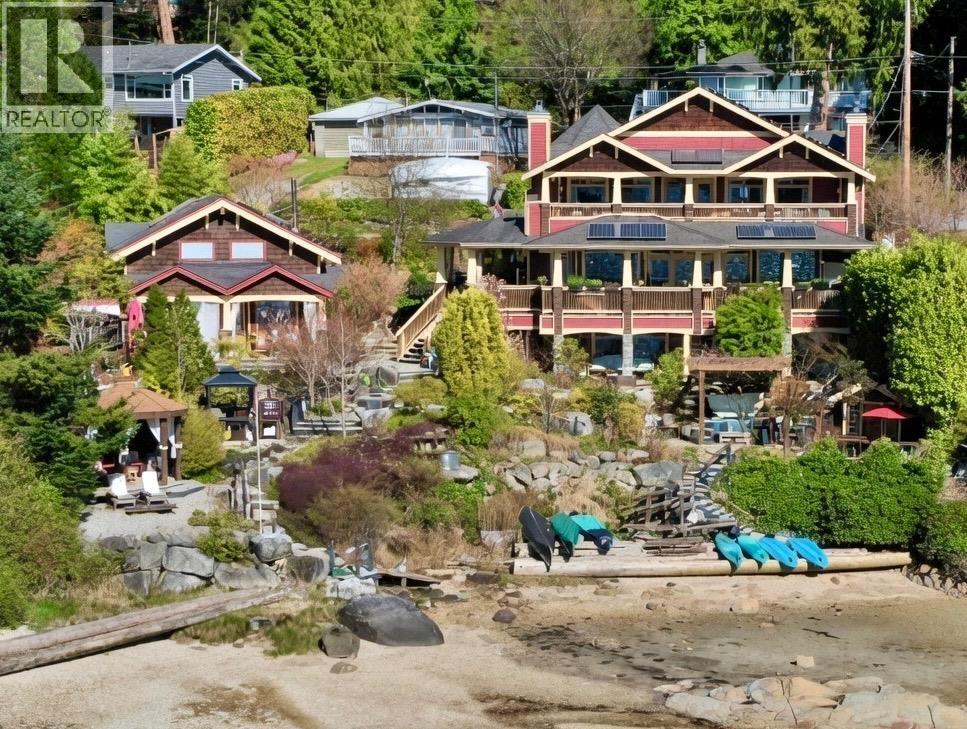 7545 ISLETS PLACE, Sechelt