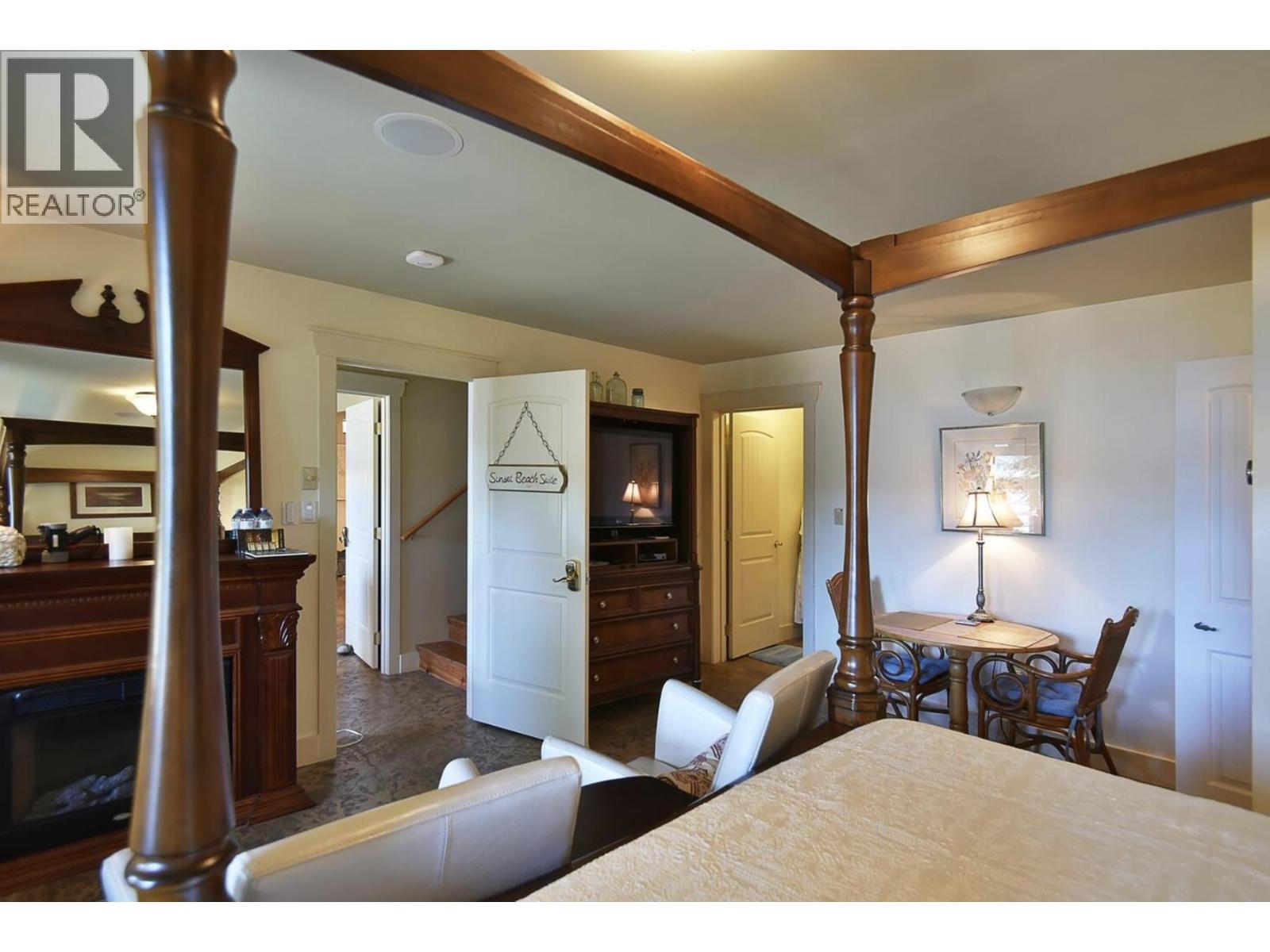 7545 ISLETS PLACE, Sechelt