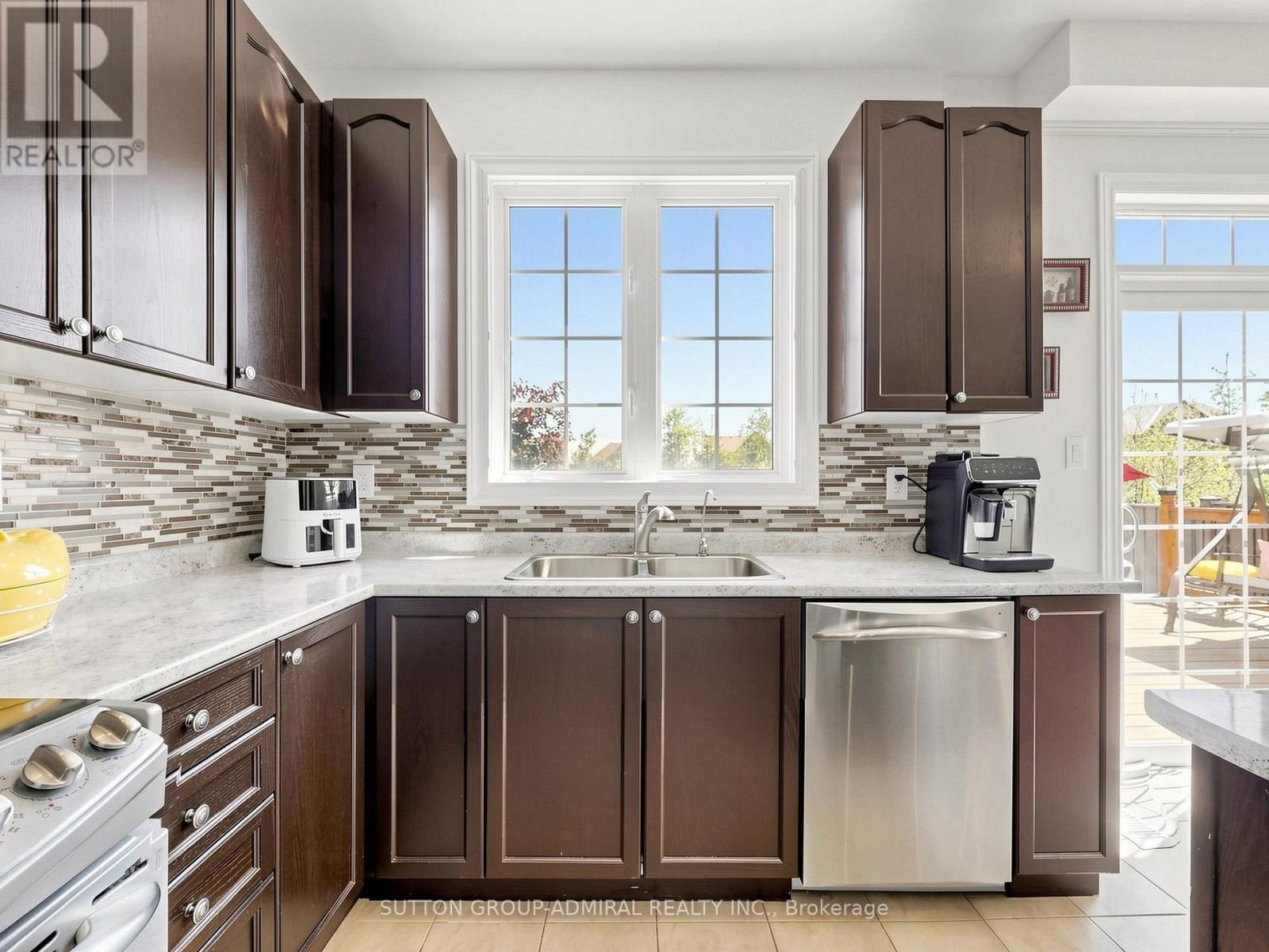 1311 HUNTER STREET - 11
