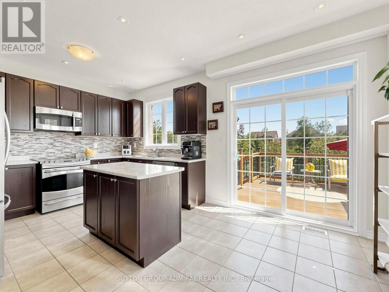 1311 HUNTER STREET - 12