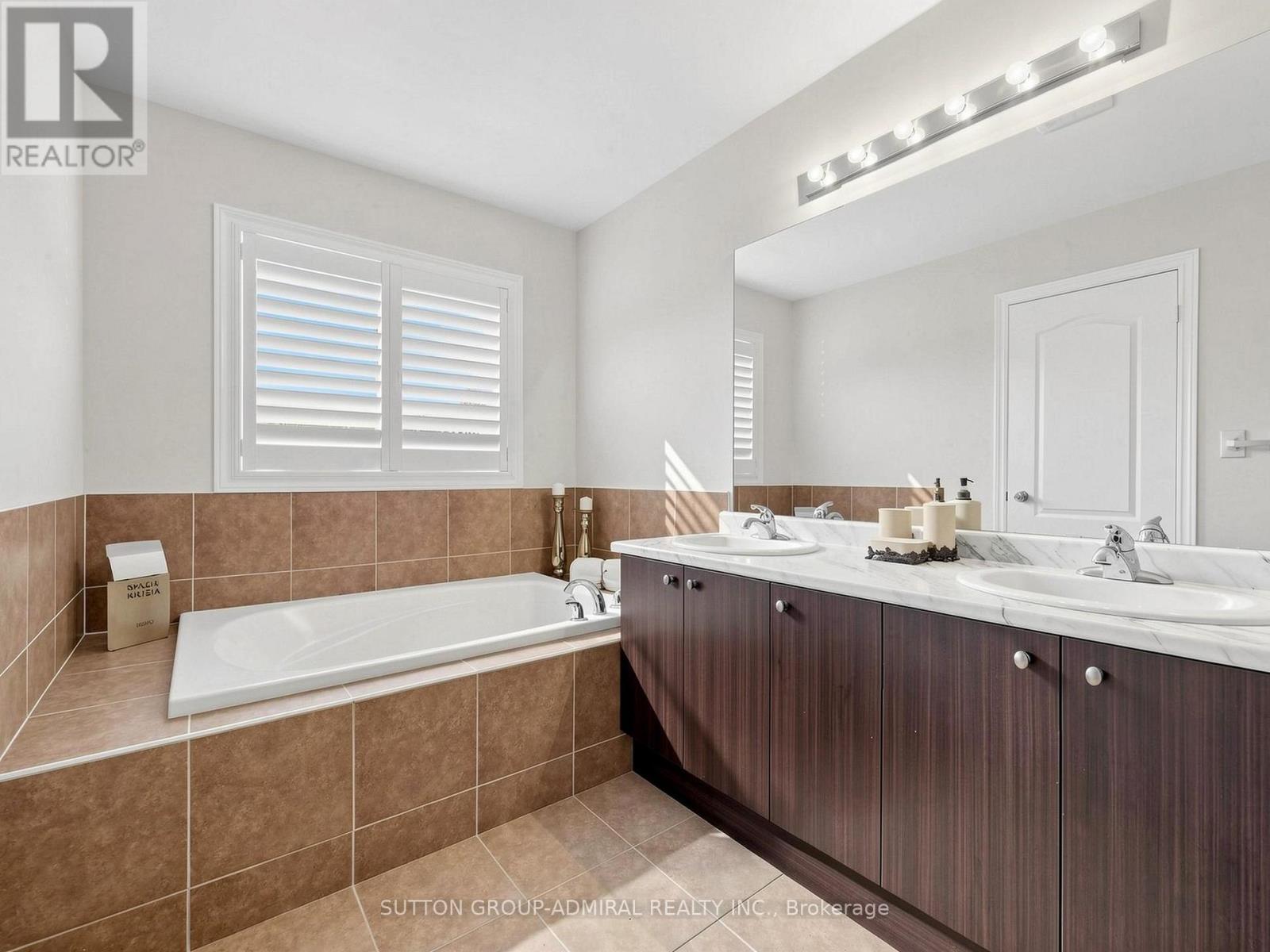 1311 HUNTER STREET - 22