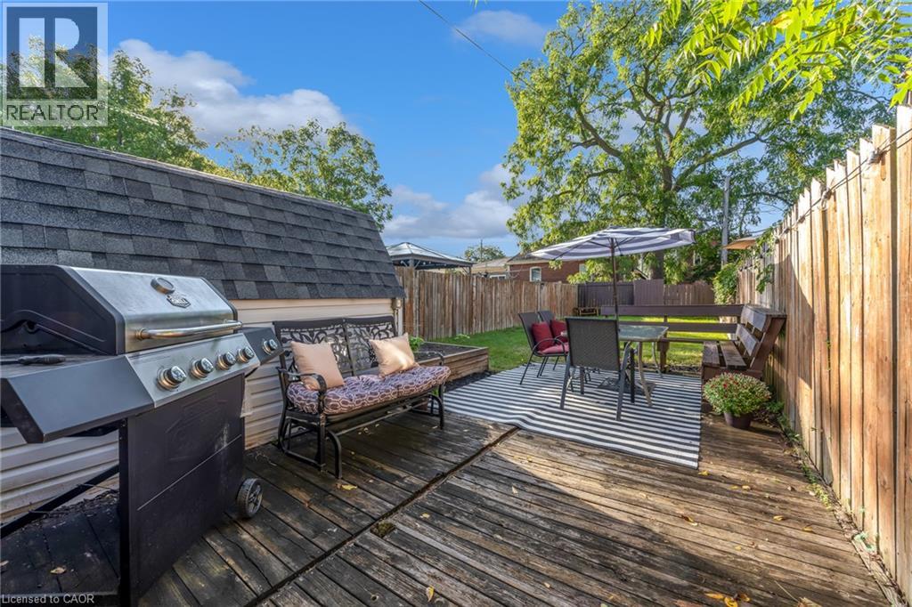175 WELLINGTON Street - 23