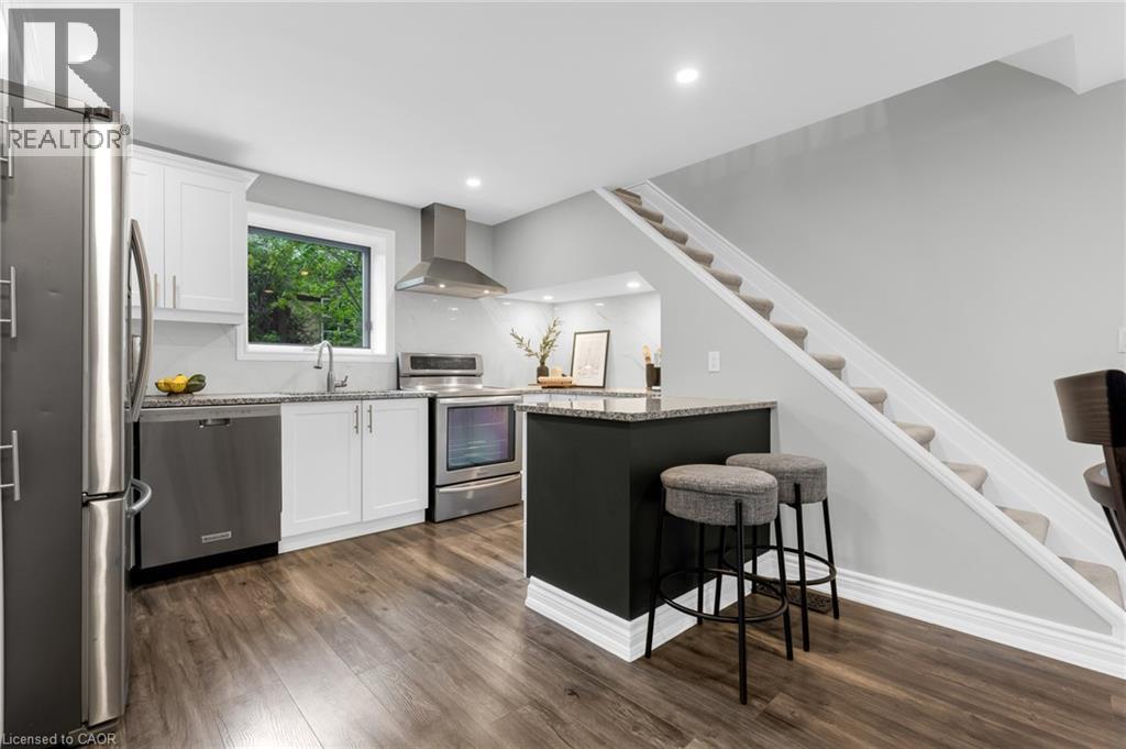 175 WELLINGTON Street - 4