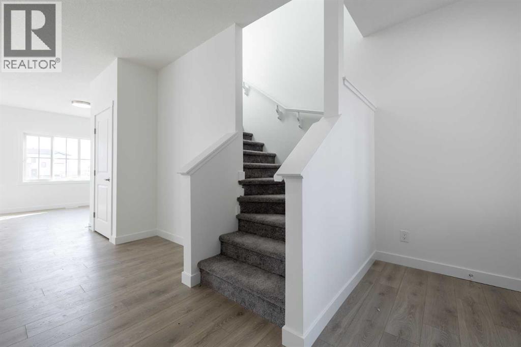 304 Edgefield Close, Strathmore — photo 4