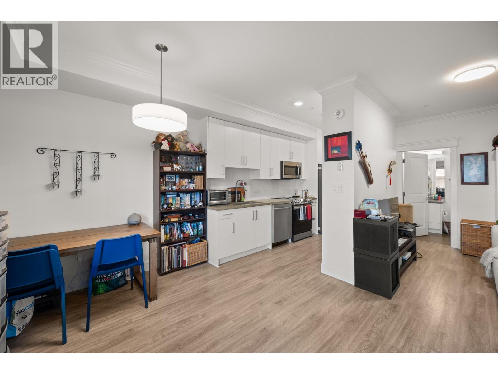 206 2389 HAWTHORNE AVENUE, Port Coquitlam