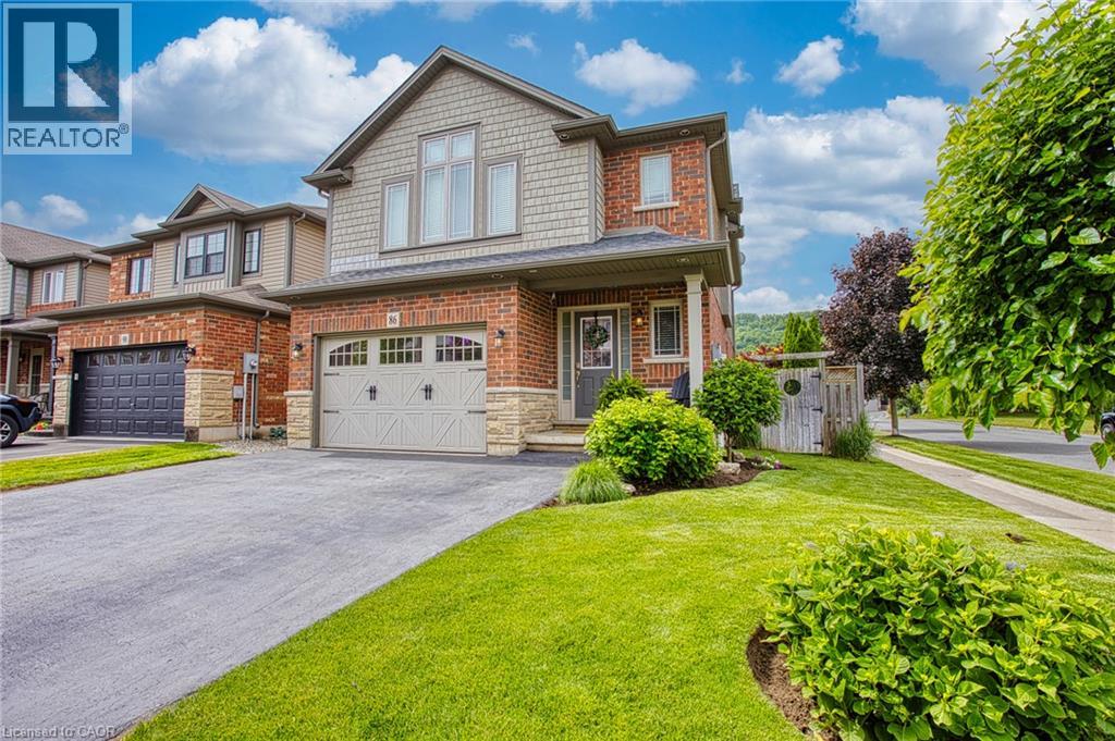 86 WILLOW Lane, Grimsby — photo 1