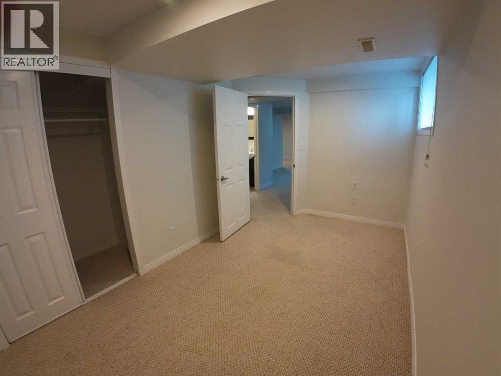 78 Crystal Shores Heights - 35