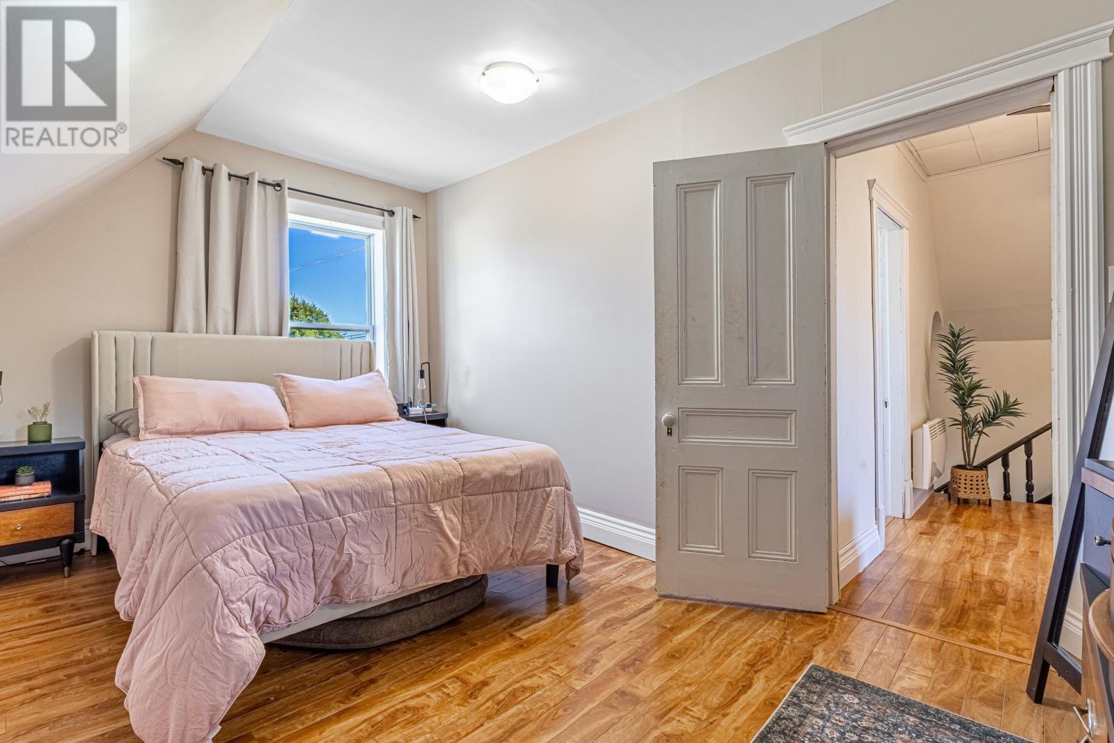 34 LITTLE Street - Image 19