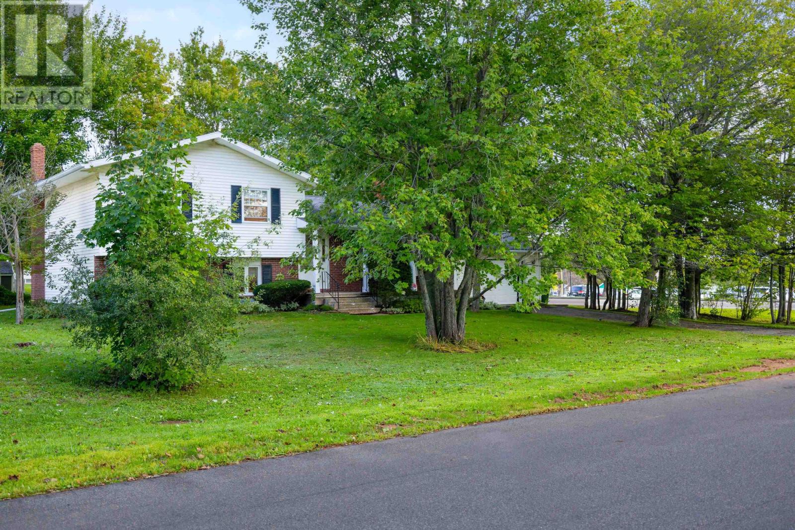 2 Greenleaf Drive, Charlottetown — photo 2