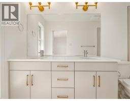 738 Violet Place W - photo 11