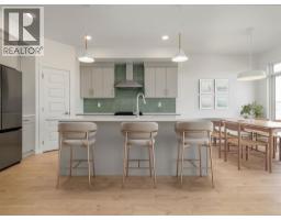738 Violet Place W - photo 2