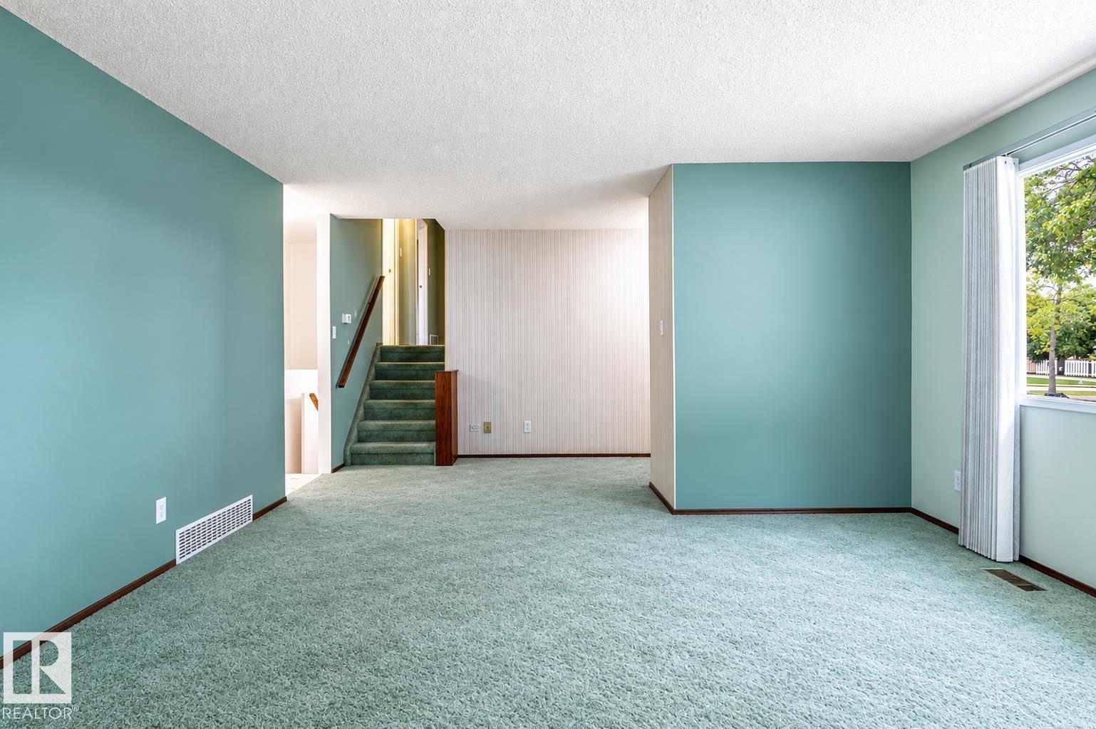 2 Lester Cr, Lacombe Park — photo 10 of 30