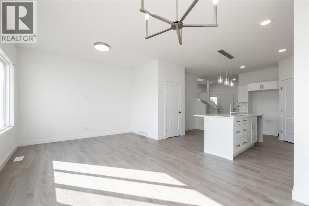 312 Edgefield Close, Strathmore — photo 3