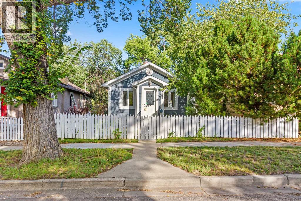 925 7A Street S, Lethbridge, Alberta, T1J2J1
